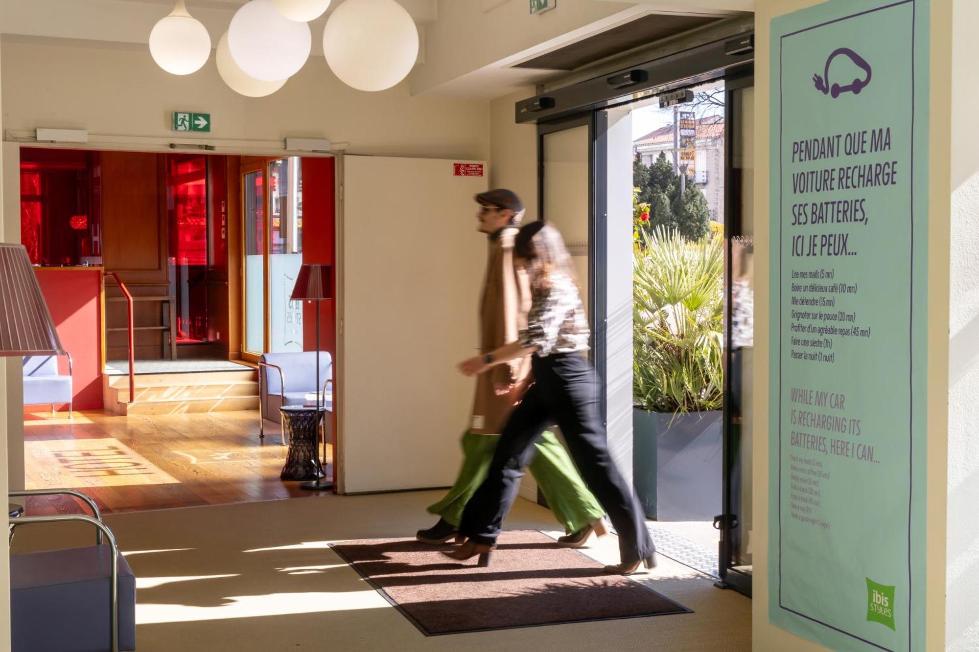 Готель Ibis Styles Le Puy En Velay Екстер'єр фото