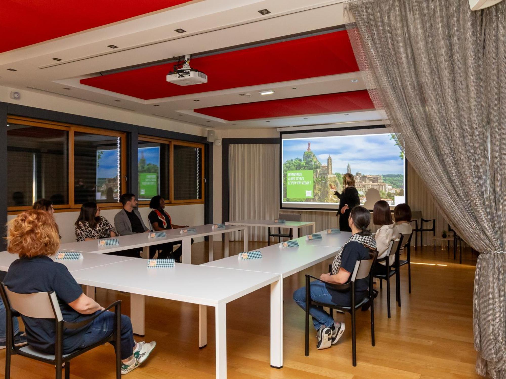 Готель Ibis Styles Le Puy En Velay Екстер'єр фото
