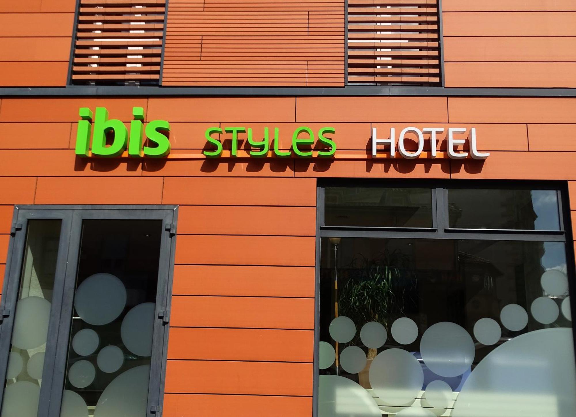 Готель Ibis Styles Le Puy En Velay Екстер'єр фото